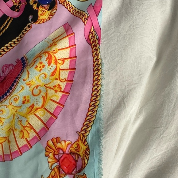 Versace styled print fabric - Picture 6 of 8